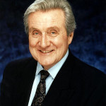 actores Patrick MacNee 